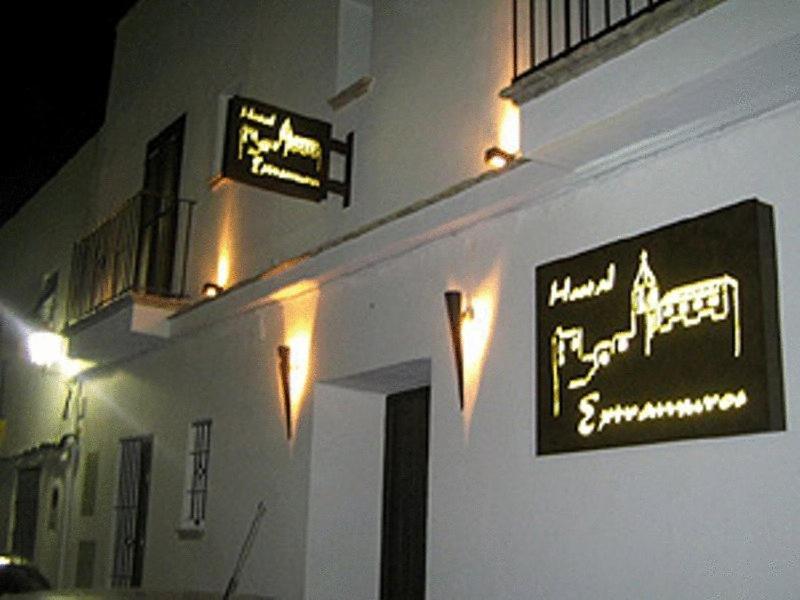 Hostal Extramuros コニル・デ・ラ・フロンテラ エクステリア 写真
