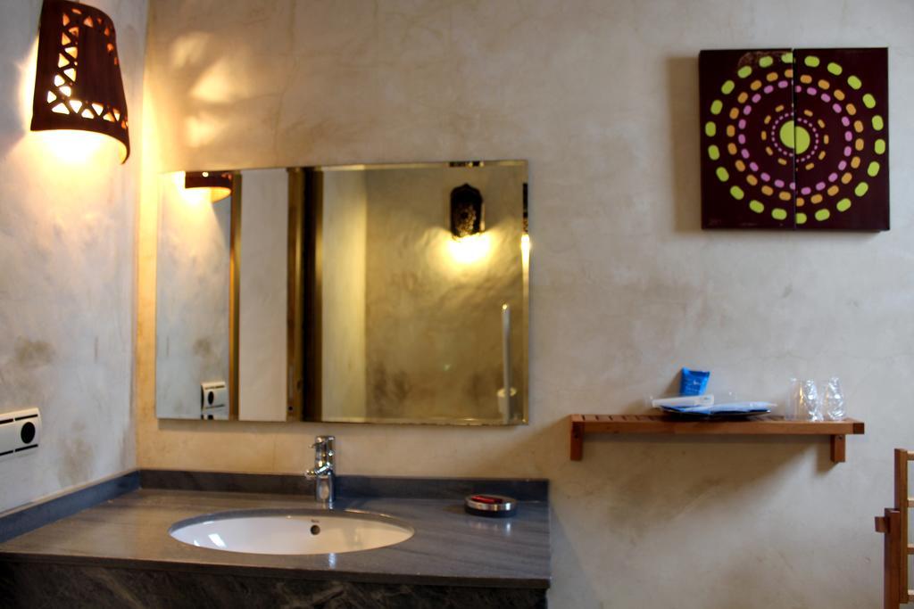 Hostal Extramuros コニル・デ・ラ・フロンテラ エクステリア 写真