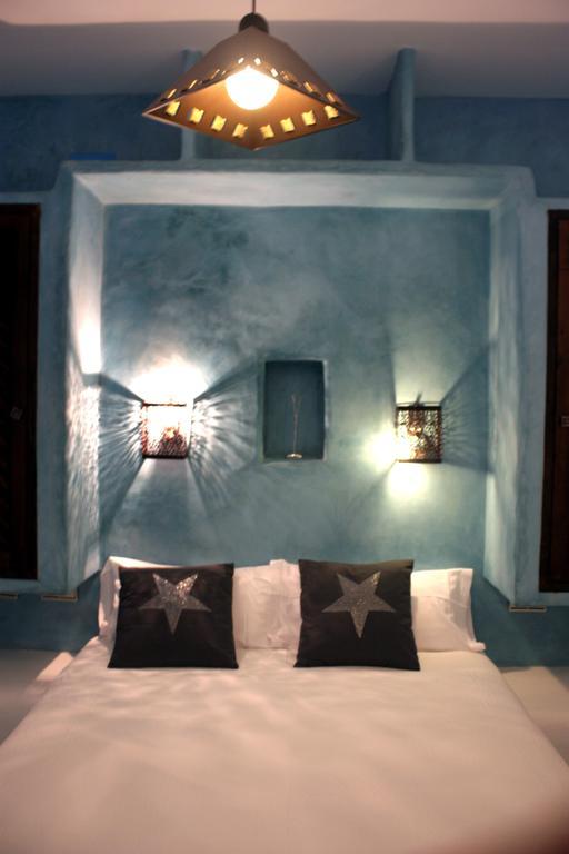 Hostal Extramuros コニル・デ・ラ・フロンテラ エクステリア 写真